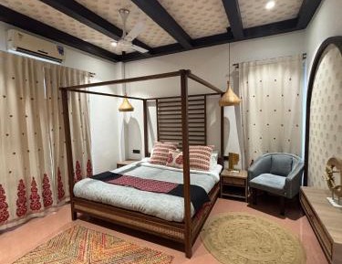 Deluxe Double Room (2 Adults + 1 Child)