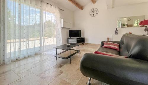 Three-Bedroom Vacation Home 