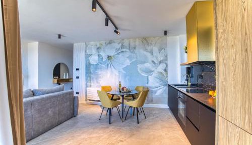 Deluxe One-Bedroom Apartment with City View