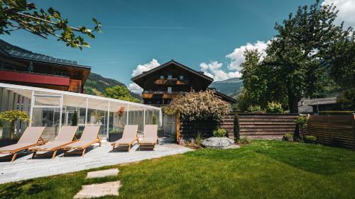 Apartment (2 Adults)