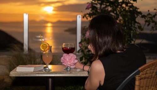 One-Bedroom Apartment with Sea View and Terrace