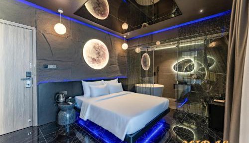 Queen Room with Spa Bath