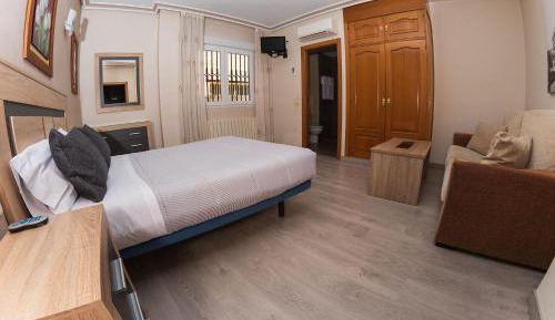 Single Room with Free Airport Shuttle