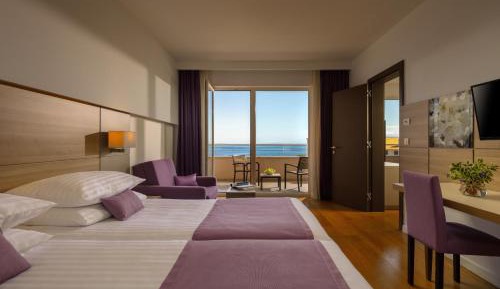 Suite with Balcony and Sea View