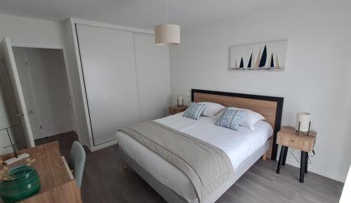 One-Bedroom Deluxe Apartment