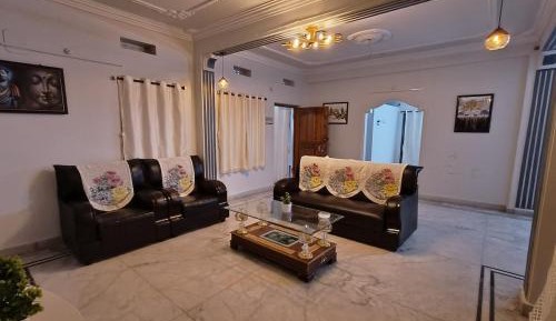 Three-Bedroom Deluxe Apartment