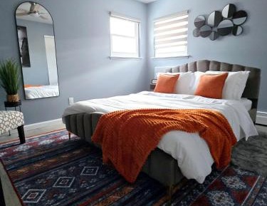 Queen Room with Shared Bathroom