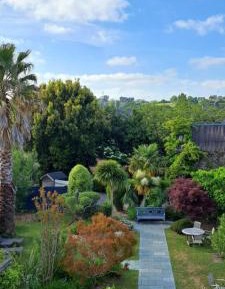 Standard Double Room With Partial Garden View