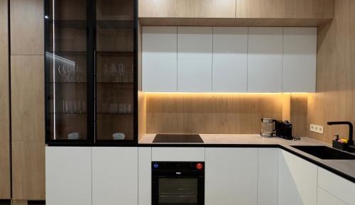 One-Bedroom Apartment with City View