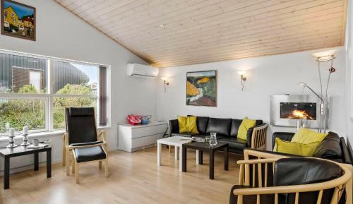 Four-Bedroom Holiday Home