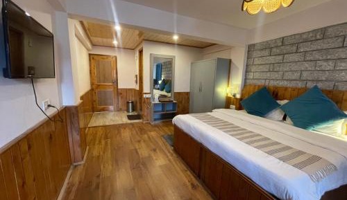 King Room with Mountain View