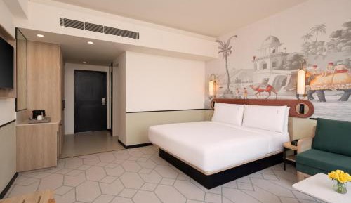 Standard Corner King Room