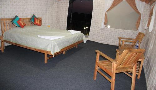 Deluxe Double Room with Extra Bed