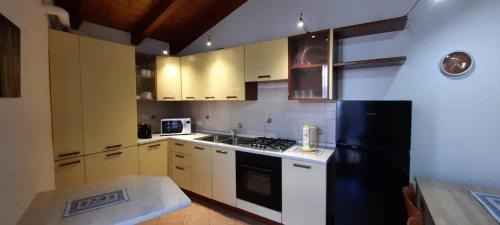 Apartment with Mountain View