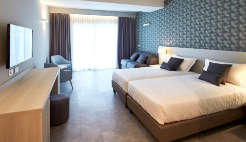 Triple Room with Pool View