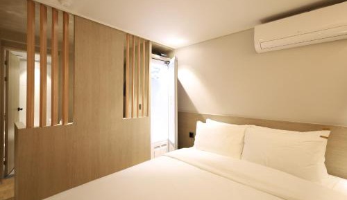 [OTT Only] Deluxe Double Room with Massage Chair