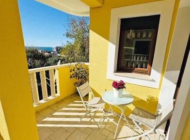 One-Bedroom Apartment with Sea View