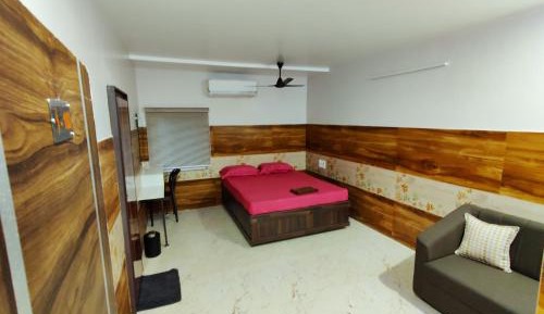 Deluxe Double Room (2 Adults + 1 Child)