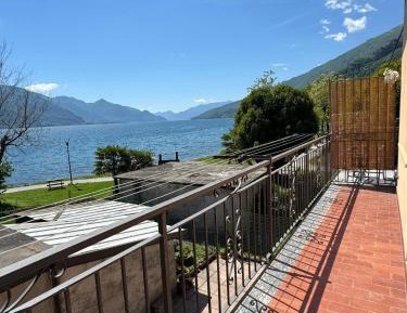 Three-Bedroom Apartment with Lake View