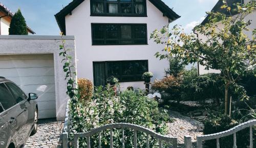 Two-Bedroom Apartment with Mountain View