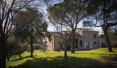 One-Bedroom Apartment with Garden