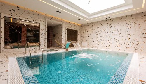 King Room with Pool View