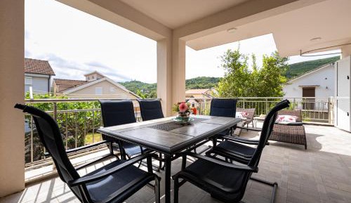 One-Bedroom Apartment with Terrace