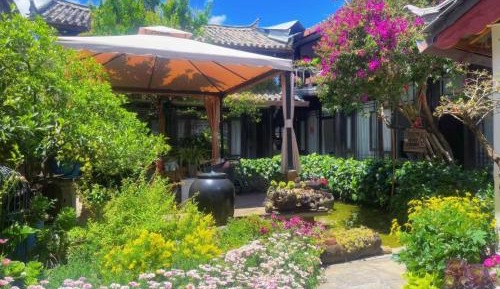 Family Room with Garden View