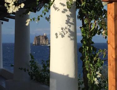 One-Bedroom Apartment with Sea View