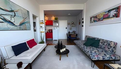 Apartment with Mountain View