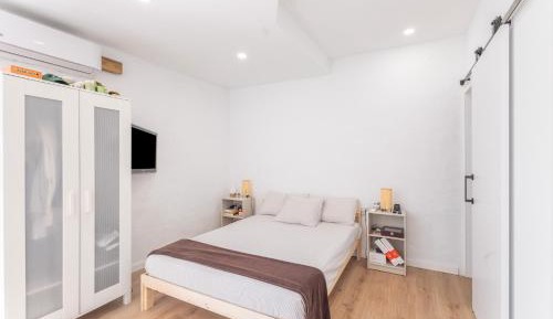 Superior One-Bedroom Apartment with Balcony