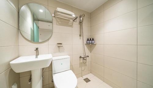 Random room type - No Parking