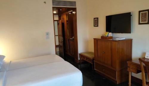 Twin Room with Pool View