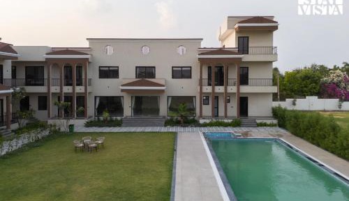 Premium Room @ Eleganza Villas