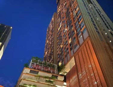 One-Bedroom Apartment with Balcony
