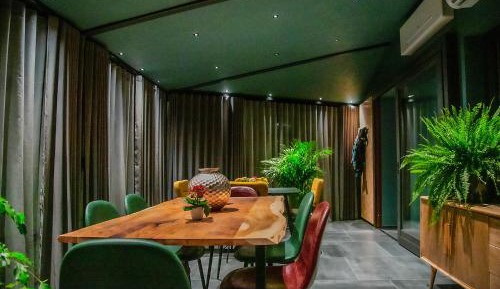 King Room with Mountain View