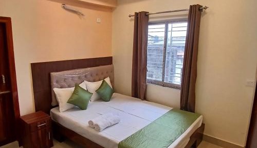 Deluxe Double Room (2 Adults + 1 Child)