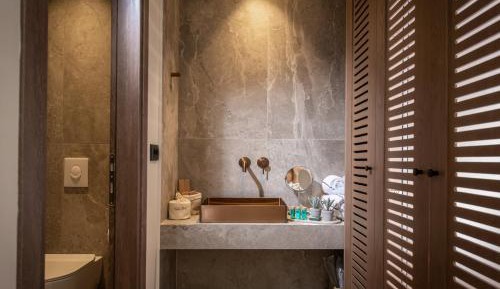 Deluxe Suite with Spa Bath