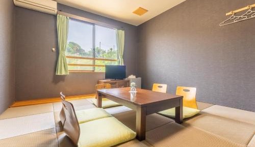 Quadruple Room with Shared Bathroom