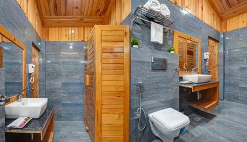 Suite with Mountain View