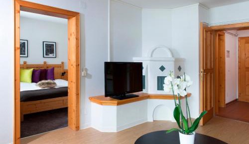 One-Bedroom Apartment with Balcony