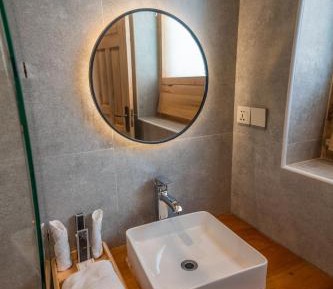 Standard Double Suite