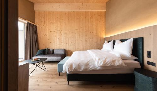 Family Room with Lake View