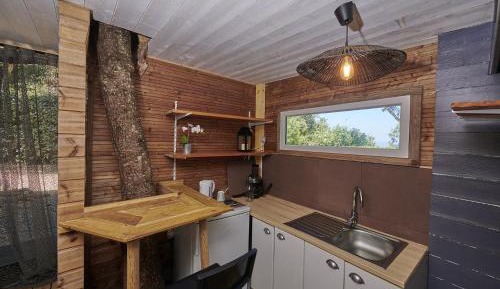 Deluxe Double Room with Shower