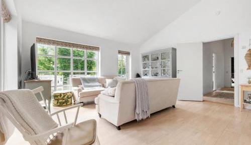 Five-Bedroom Holiday Home