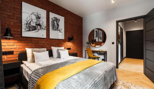 Two-Bedroom Deluxe Apartment with Balcony