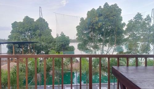 Family Room with Lake View