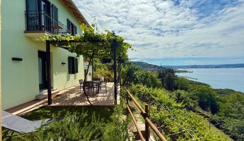 Two-Bedroom Apartment with Balcony and Sea View