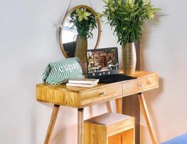 One-Bedroom Apartment with City View