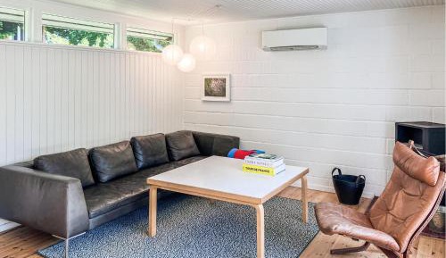 Three-Bedroom Holiday Home 